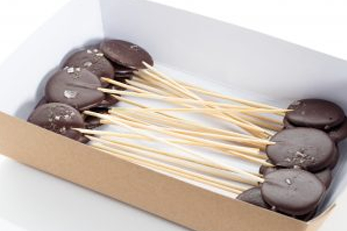 Piruletas de Chocolate al Aceite de Oliva y Sal Maldon - Imagen 2
